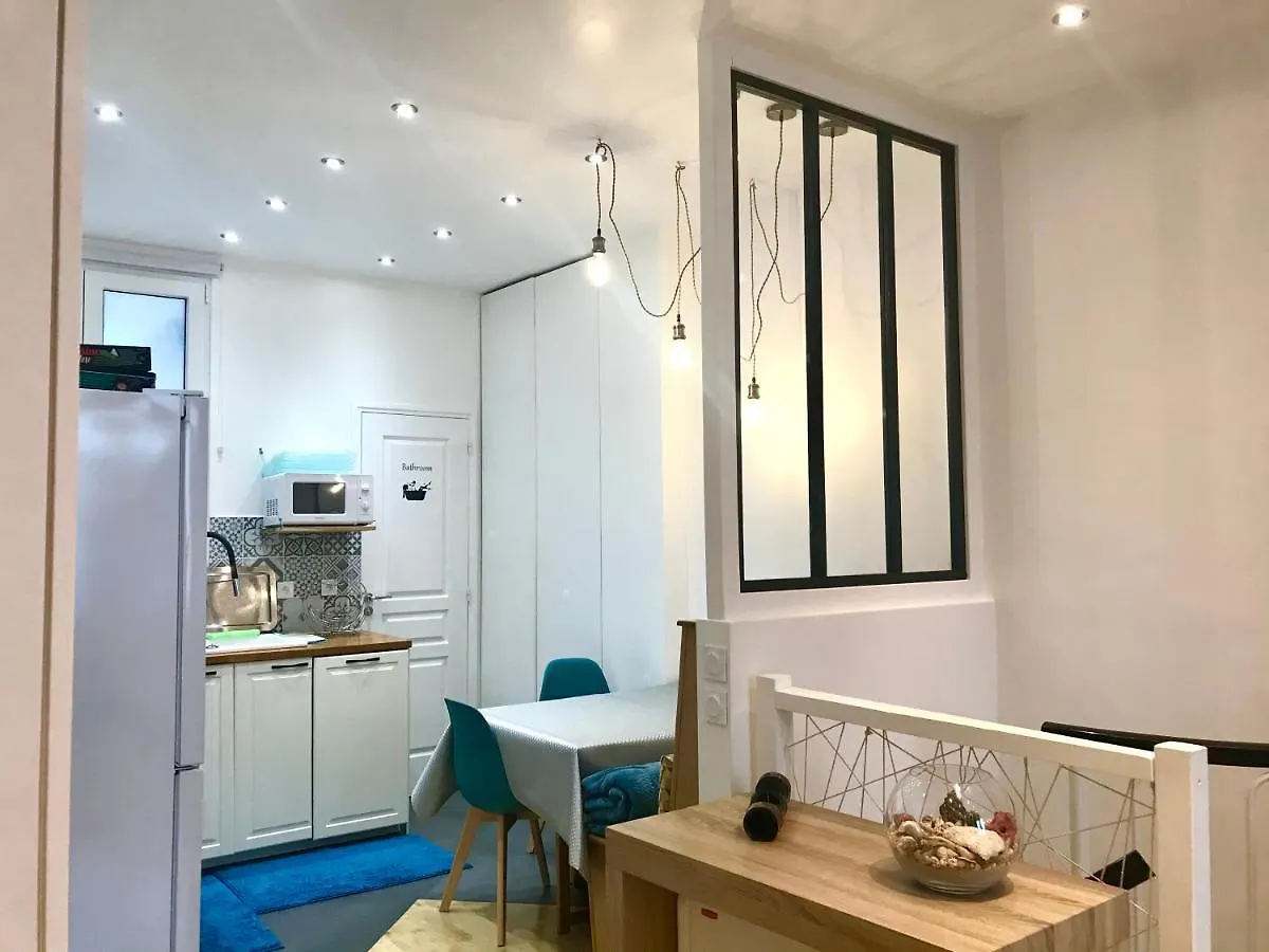 Adorable Souplex Batignolles Apartment Paris